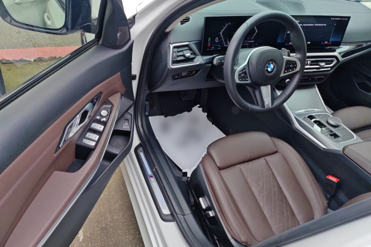 宝马3系 2023款 325Li M运动曜夜套装中控内饰20