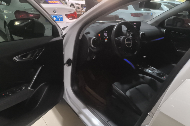 奥迪Q2L 2022款 35 TFSI 进取动感型中控内饰20