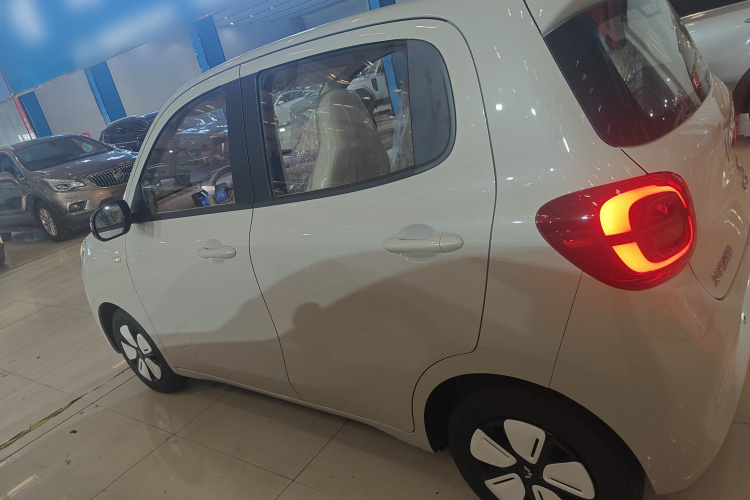 五菱汽车 宏光MINIEV 2025款 四门版 进阶款车身外观4