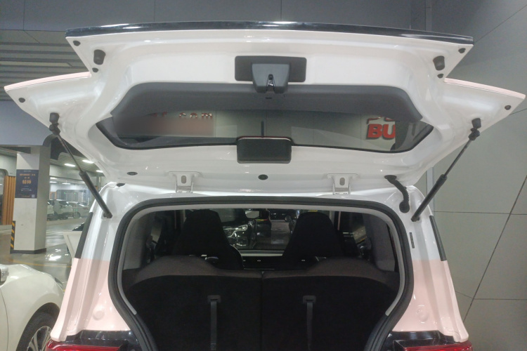 五菱汽车 宏光MINIEV 2022款 马卡龙臻享款 磷酸铁锂机舱底盘23