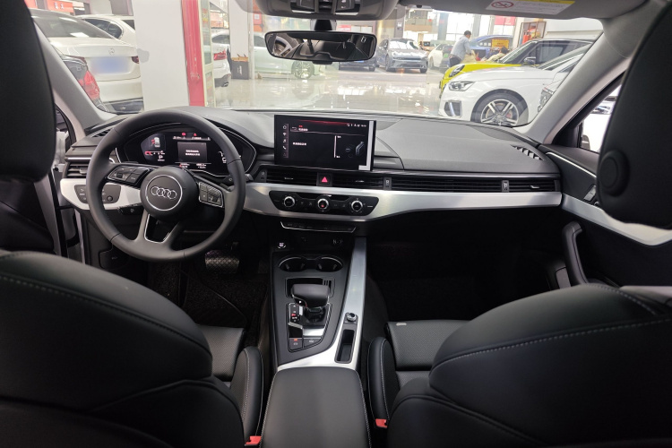 奥迪A4L 2024款 40 TFSI 时尚动感型中控内饰12
