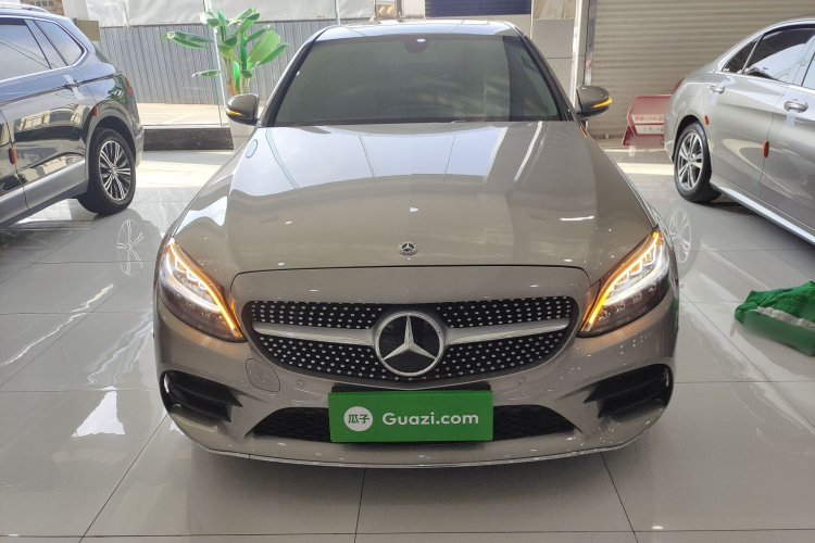 奔驰C级 2019款 C 180 L 时尚型运动版车身外观2