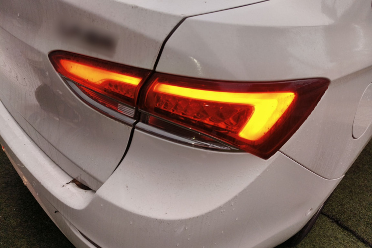 别克 英朗 2019款 18T 自动互联精英型 国V车身外观9