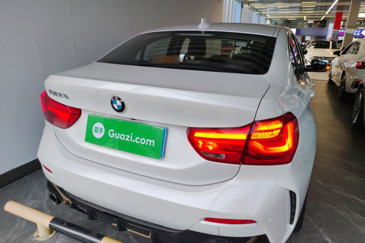 宝马1系 2021款 改款 120i M运动曜夜版车身外观6004