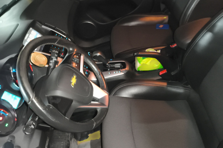 雪佛兰 科鲁兹 2013款 掀背 1.6T 自动旗舰型中控内饰19