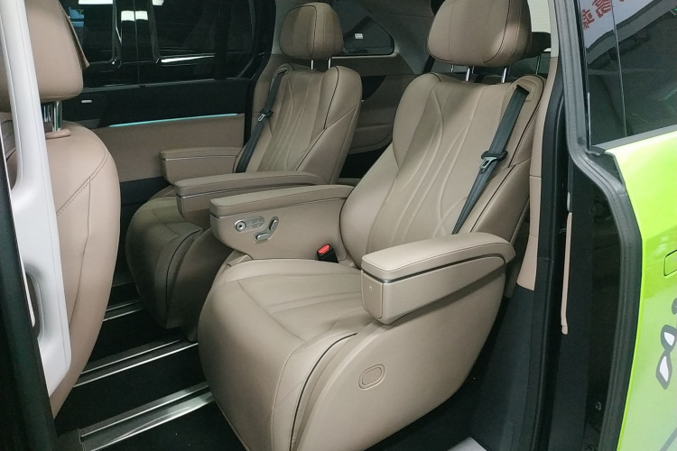 小鹏X9 2024款 610长续航Max中控内饰21