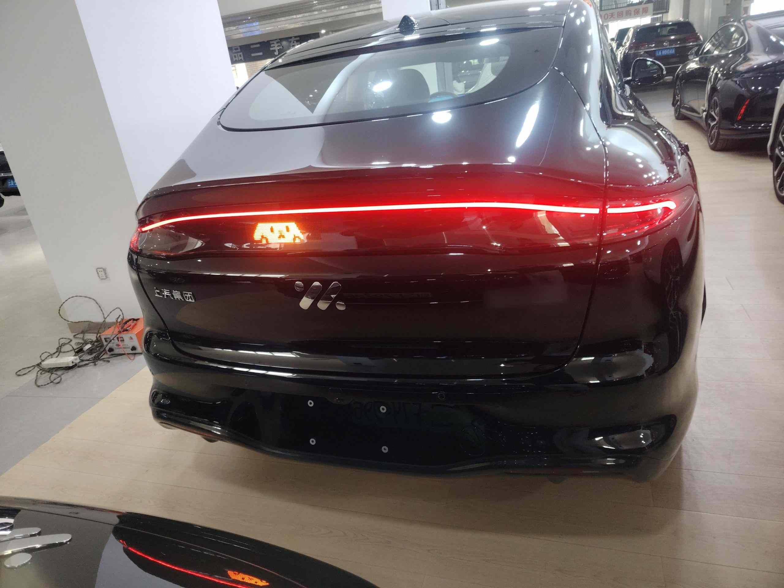 智己汽车 智己LS6 2026款 增程 66 Max+(5)