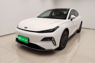 吉利银河 银河星耀8 2025款 130km EM-i 尊享版