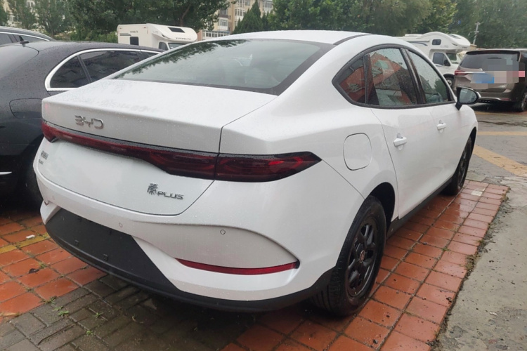 比亚迪 秦PLUS 2025款 DM-i 智驾版 55KM领先型车身外观7