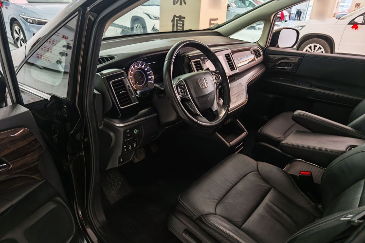 本田 艾力绅 2016款 2.4L 豪华版中控内饰7013