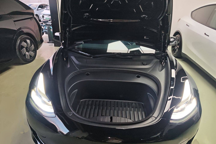 特斯拉 Model 3 2022款 后轮驱动版机舱底盘24