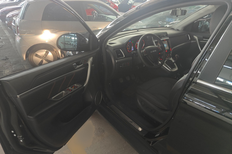 哈弗H6 2017款 蓝标 运动版 1.5T 手动两驱精英型中控内饰20