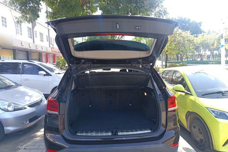 宝马X1 2021款 sDrive25Li 领先型机舱底盘23