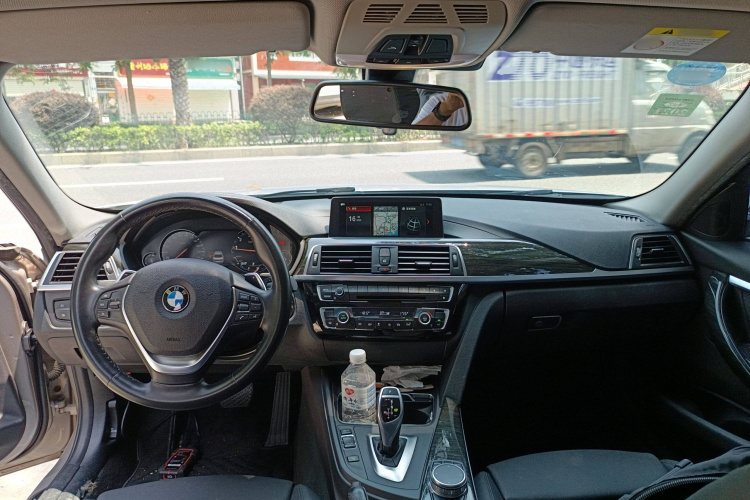 宝马3系 2018款 320Li 领先型豪华套装中控内饰12