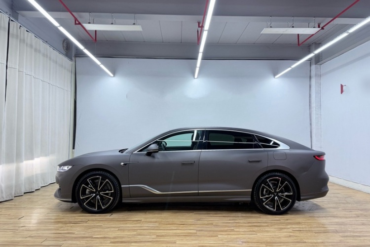 岚图汽车 岚图追光 2024款 PHEV 四驱超长续航旗舰版车身外观6006