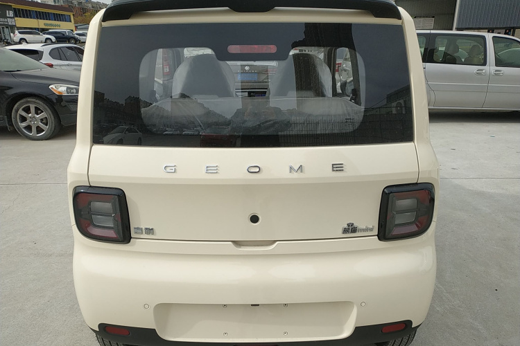 吉利银河 熊猫 2025款 210km 元气熊车身外观6