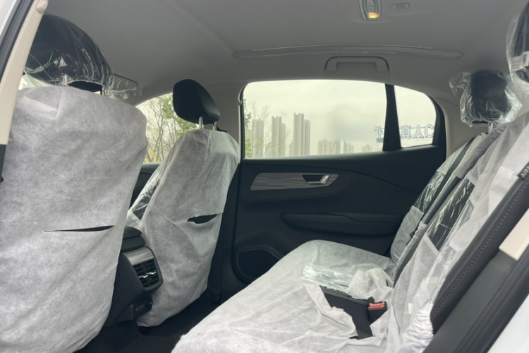 红旗E-QM5 2024款 500km 出行版中控内饰7005