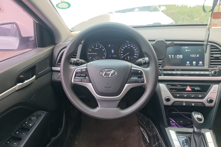 现代 领动 2016款 1.6L 自动智炫·精英型中控内饰13