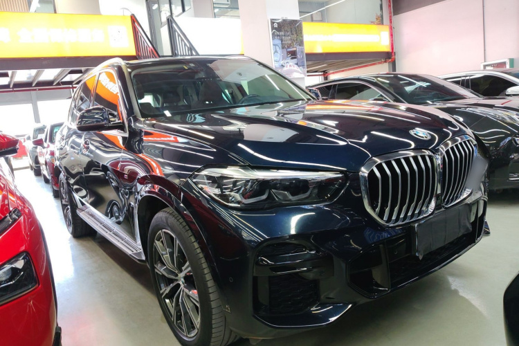 宝马X5(进口) 2022款 xDrive30i M运动套装车身外观3