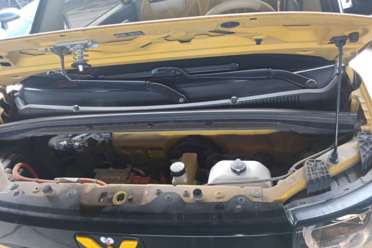 五菱汽车 宏光MINIEV 2021款 马卡龙时尚款 三元锂机舱底盘24