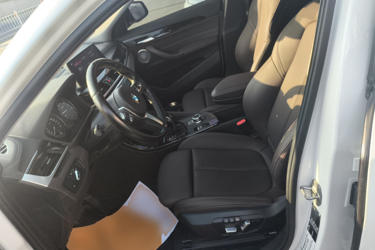 宝马X2 2023款 sDrive25i M运动曜夜版中控内饰19