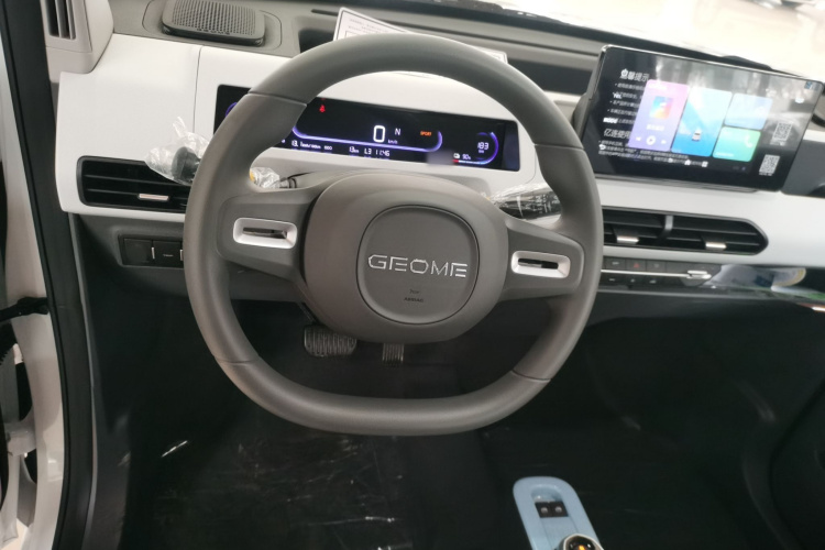 吉利银河 2024款 熊猫mini 200km 耐力熊中控内饰13