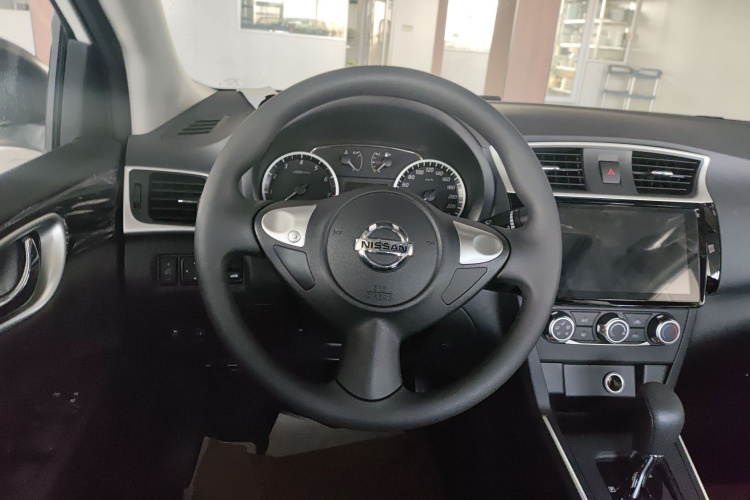 日产 轩逸 2024款 改款三 经典 1.6XE CVT舒适版中控内饰13