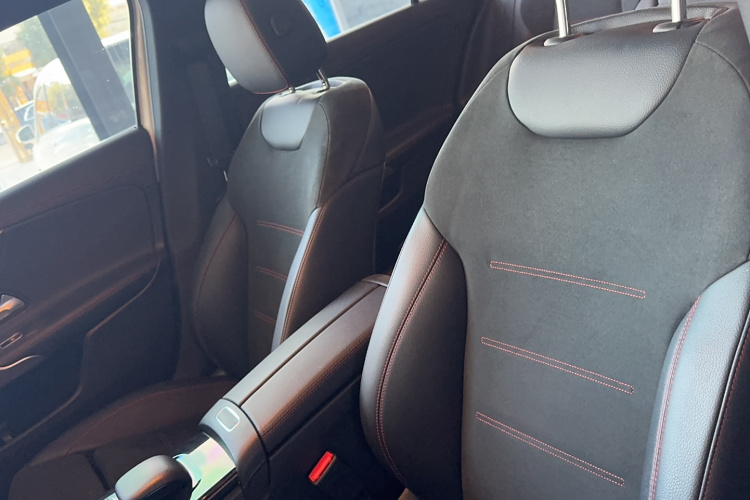 奔驰A级 2023款 A 200 L 时尚型局部细节19