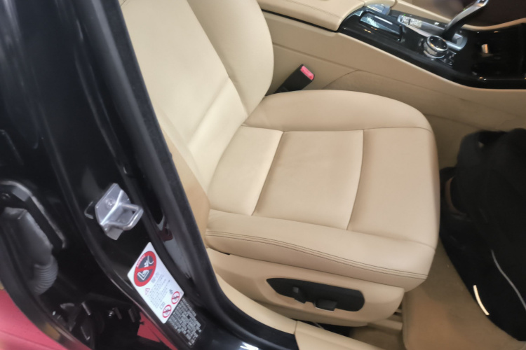 宝马5系 2014款 525Li 豪华设计套装局部细节41