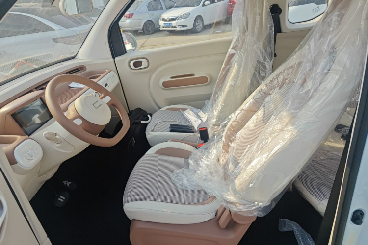 奔腾小马 2026款 222km 炫彩马中控内饰19