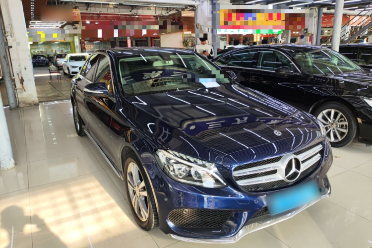 奔驰C级 2017款 改款 C 200 L 运动版车身外观3