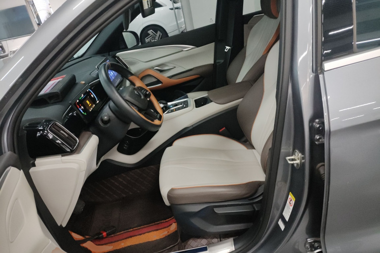 比亚迪 宋Pro新能源 2022款 DM-i 51km 豪华型中控内饰19