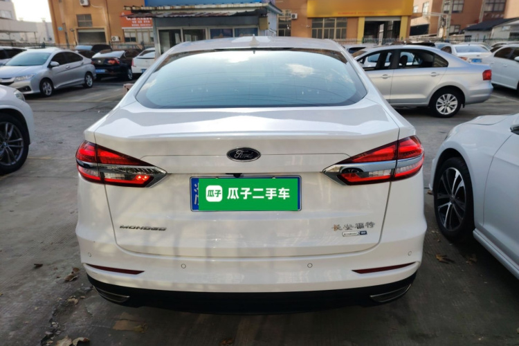福特 蒙迪欧 2020款 EcoBoost 180 时尚型车身外观6