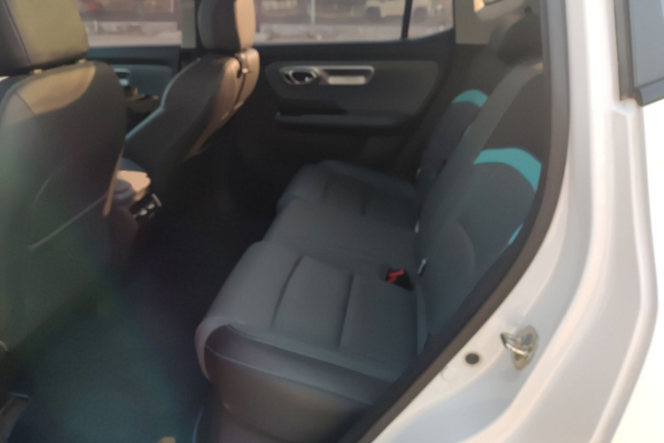 埃安 AION Y 2023款 Younger 星耀版中控内饰21