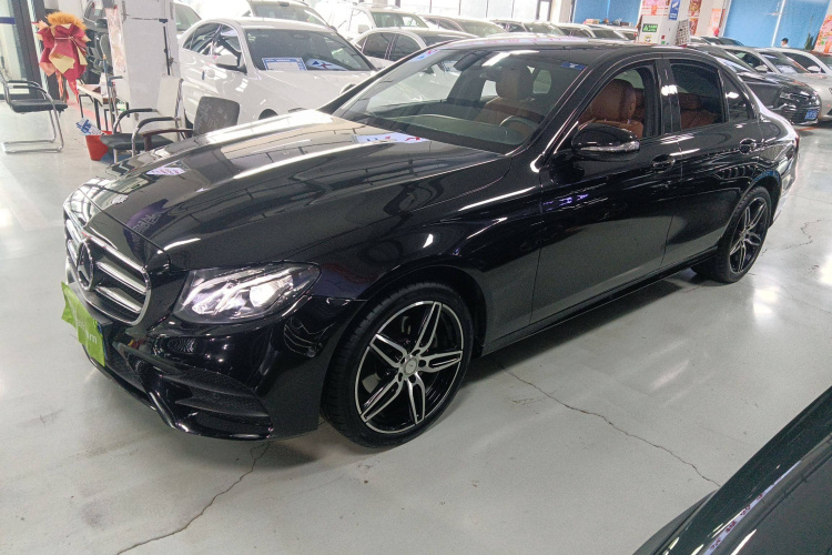 奔驰E级 2017款 E 200 运动型 4MATIC车身外观4