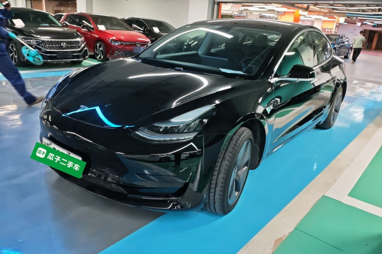 特斯拉 Model 3 2019款 标准续航后驱升级版车身外观1
