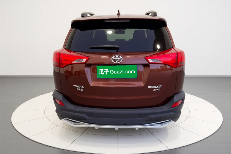 丰田 RAV4荣放 2015款 2.5L 自动四驱精英版车身外观6