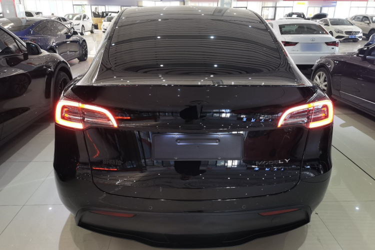 特斯拉 Model Y 2022款 改款 后轮驱动版车身外观6