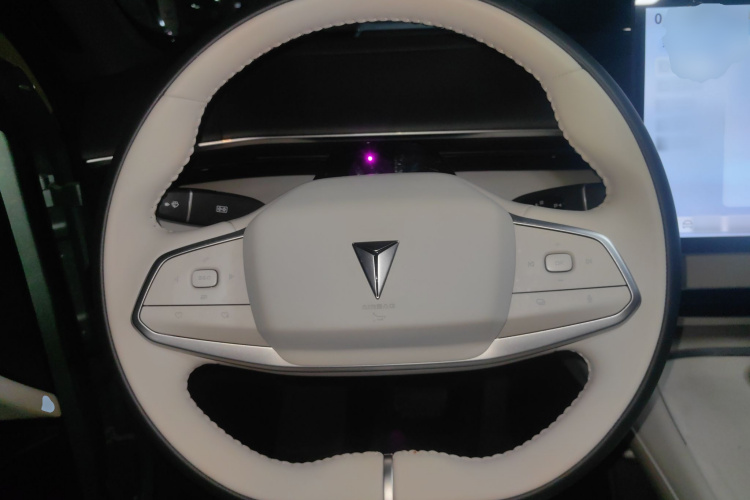 深蓝汽车 深蓝S07 2023款 200Max增程版中控内饰13