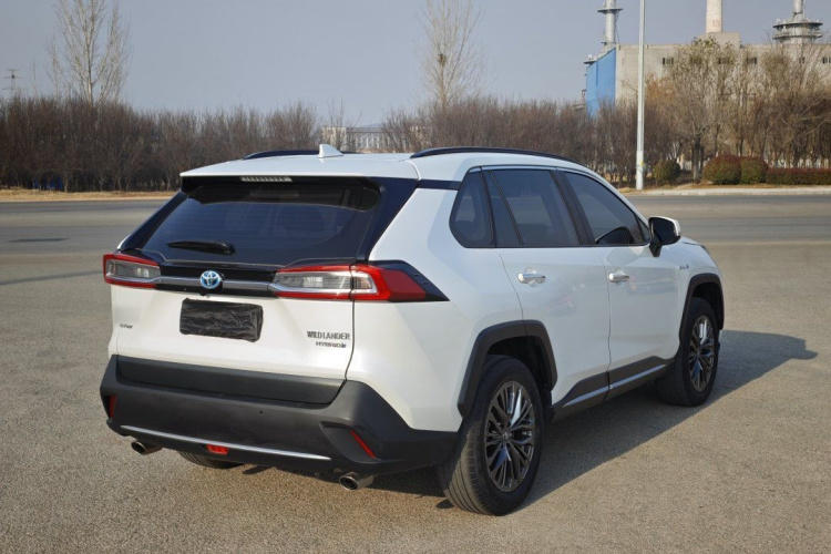 丰田 威兰达 2023款 双擎 2.5L E-CVT四驱尊贵版车身外观6009