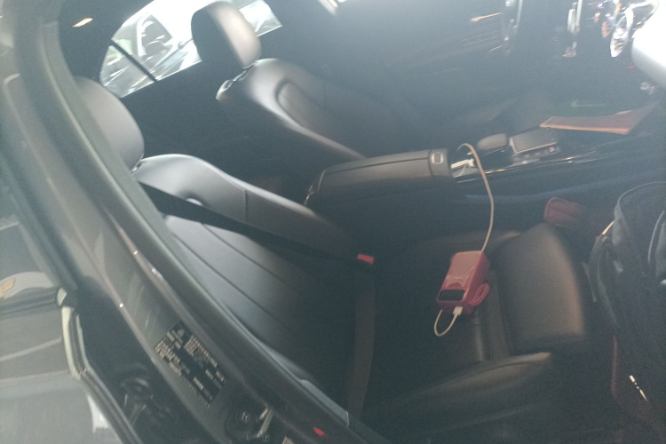 奔驰A级 2020款 改款 A 180 L 运动轿车特殊配置局部细节41