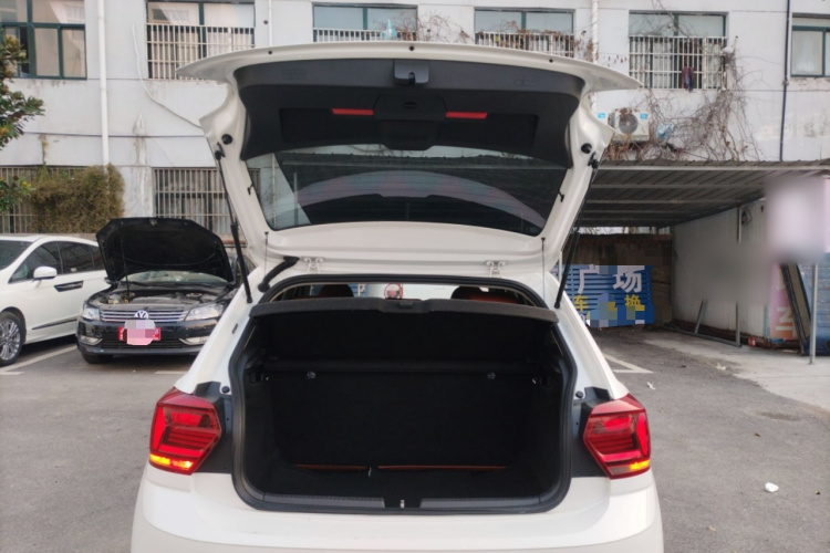 大众 Polo 2019款 Plus 1.5L 自动全景乐享版机舱底盘23