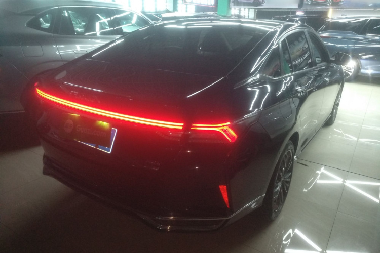 东风风神 奕炫MAX 2021款 1.5T 超炫潮爸版车身外观7