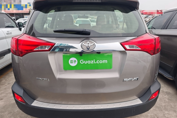 丰田 RAV4荣放 2015款 2.0L 手动两驱都市版车身外观6004
