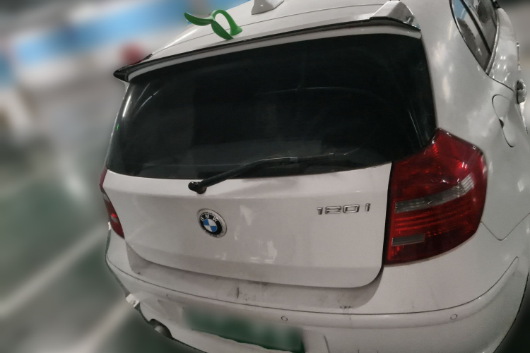 宝马1系(进口) 2008款 120i 自动挡车身外观6