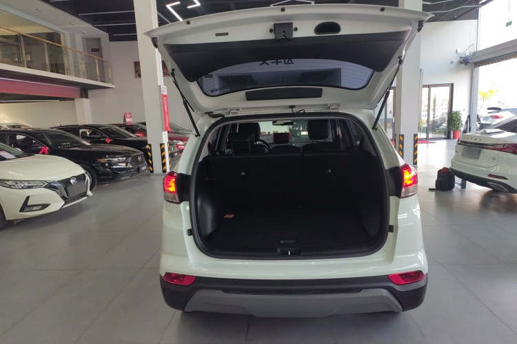 北京现代ix25 2017款 1.6L 自动智能型机舱底盘23