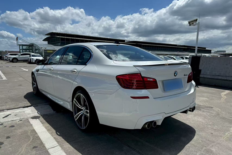 宝马5系 2014款 525Li 豪华设计套装车身外观6005