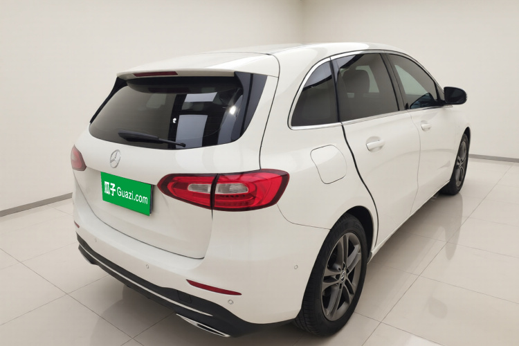 奔驰B级 2020款 B 180车身外观7