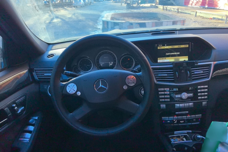 奔驰E级 2011款 E 300 L 时尚尊贵型局部细节13
