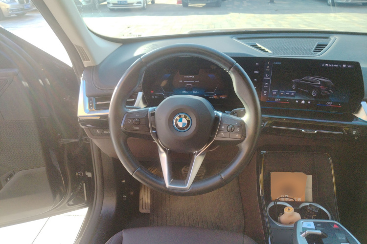 宝马iX1 2023款 eDrive25L X设计套装局部细节13